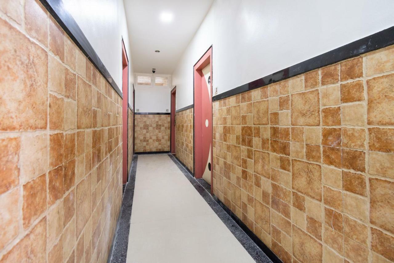 Spot On 42793 Hotel Gurukrupa Ширди Екстериор снимка