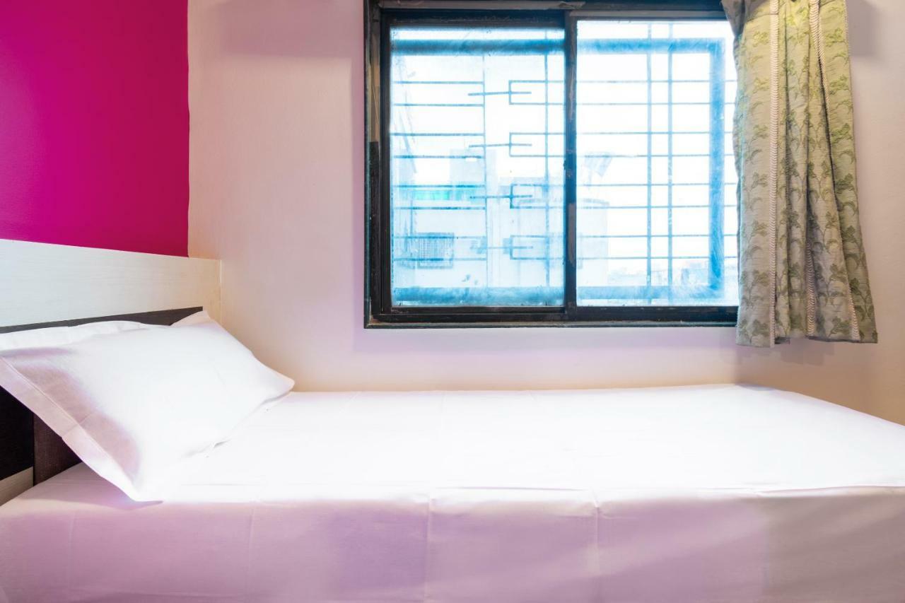 Spot On 42793 Hotel Gurukrupa Ширди Екстериор снимка
