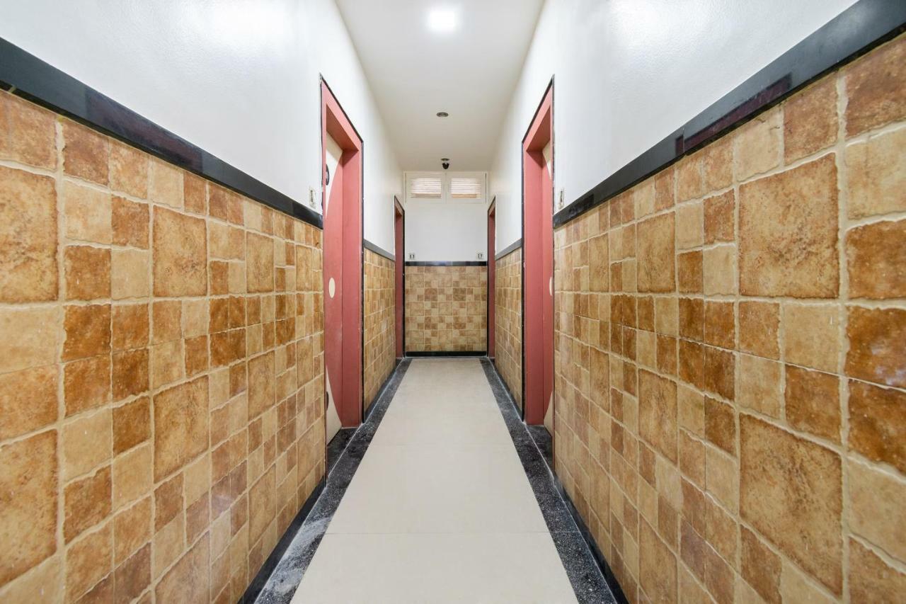 Spot On 42793 Hotel Gurukrupa Ширди Екстериор снимка