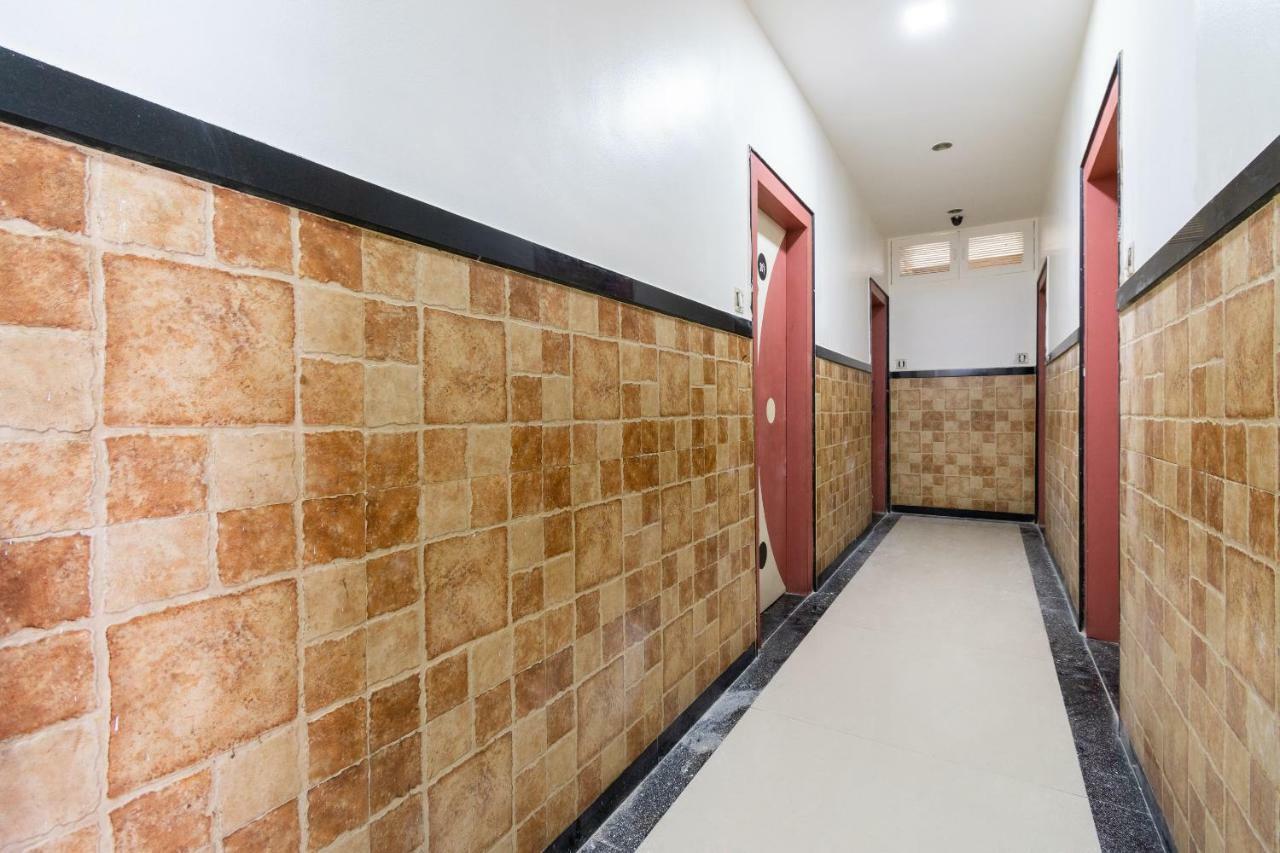 Spot On 42793 Hotel Gurukrupa Ширди Екстериор снимка